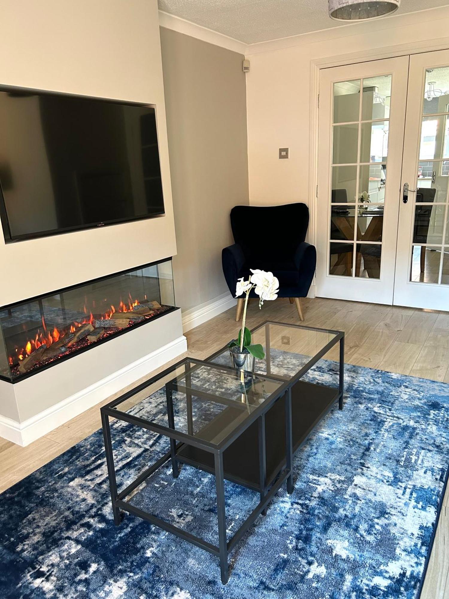 3 Bedroom - 2 Bathroom Townhouse In Corstorphine Near Murrayfield Stadium - Direct Bus To Edinburgh City Centre In 20 Minutes - Two Private Parking Spaces - Private Sunny Garden - Recently Refurbished Buitenkant foto
