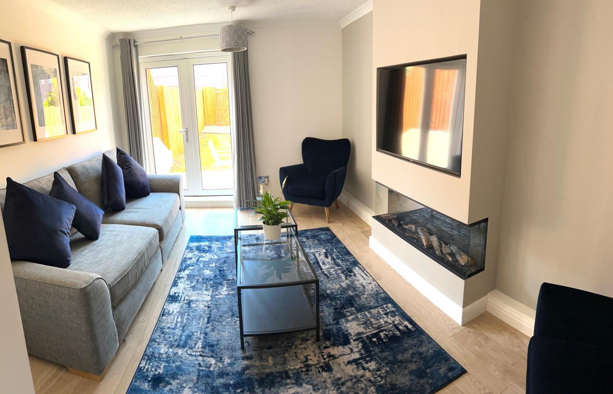 3 Bedroom - 2 Bathroom Townhouse In Corstorphine Near Murrayfield Stadium - Direct Bus To Edinburgh City Centre In 20 Minutes - Two Private Parking Spaces - Private Sunny Garden - Recently Refurbished Buitenkant foto